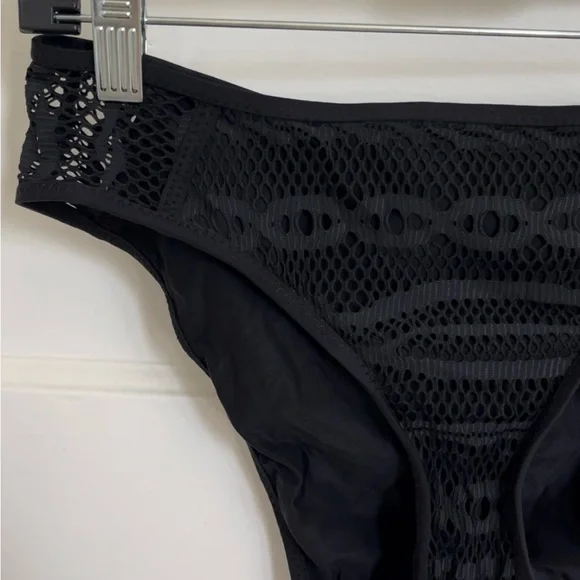 BECCA Women’s Crochet Hipster Bikini Bottom Sz S - Picture 3 of 5